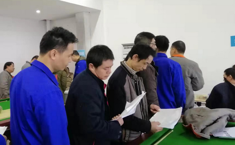 關(guān)愛員工預(yù)防職業(yè)病，我們?cè)谛袆?dòng)